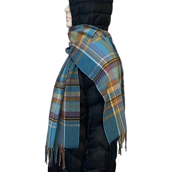 LORD & TAYLOR Fringed Scarf Wrap Shawl Tartan Plaid Large Made in Germany Unisex - Picture 7 of 11